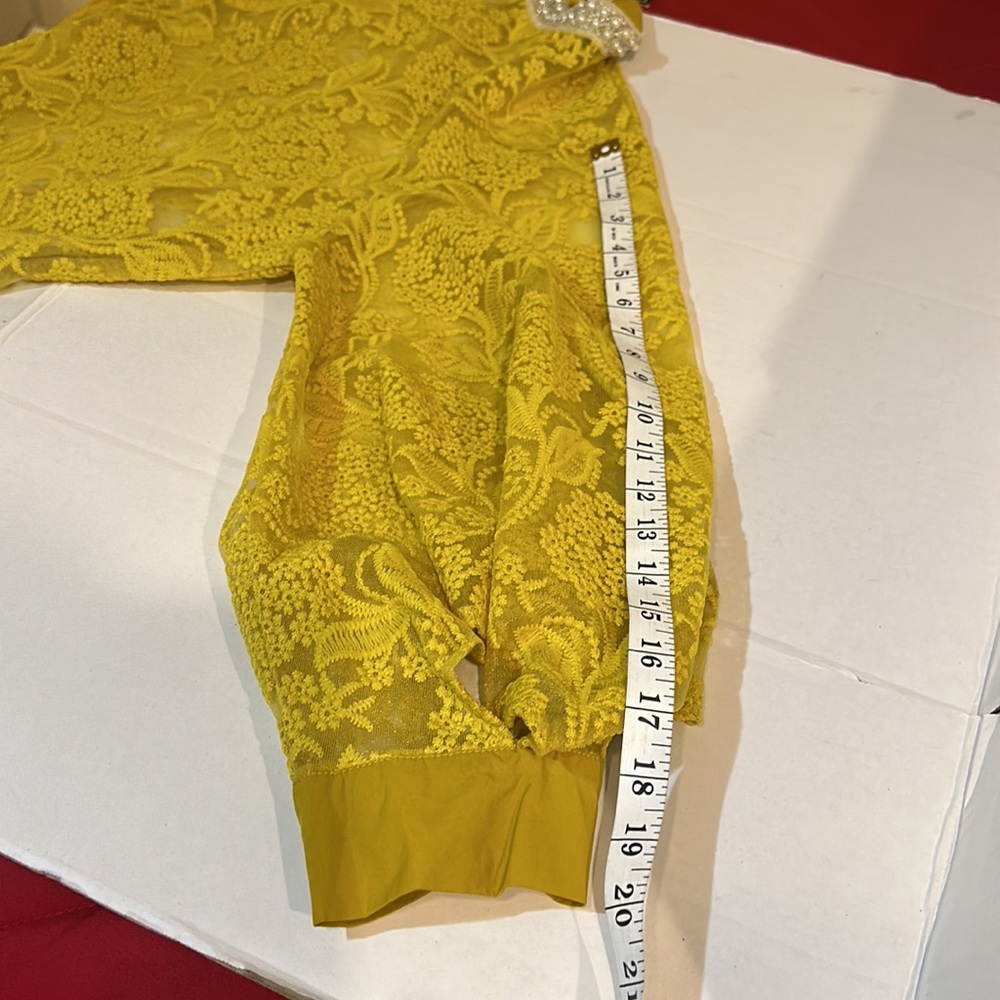 By Nancy Yellow Lace Top NEW - Picture 5 of 7